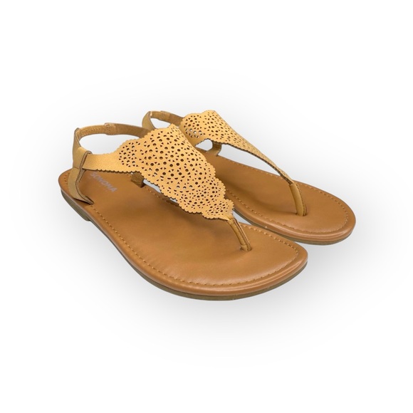 Sonoma ᪥ Laser Cut Vegan Leather Gladiator Thong Flat Sandals ᪥ Butter Yellow 6M - Picture 10 of 16